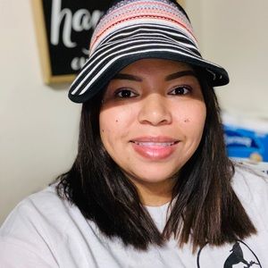 Meet your Posher, Vanessa